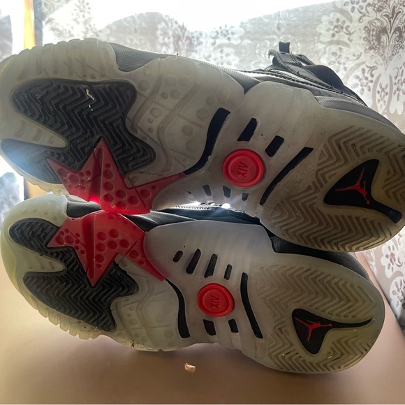 EUC Jordan’s worn about 4 times - Picture 3 of 4